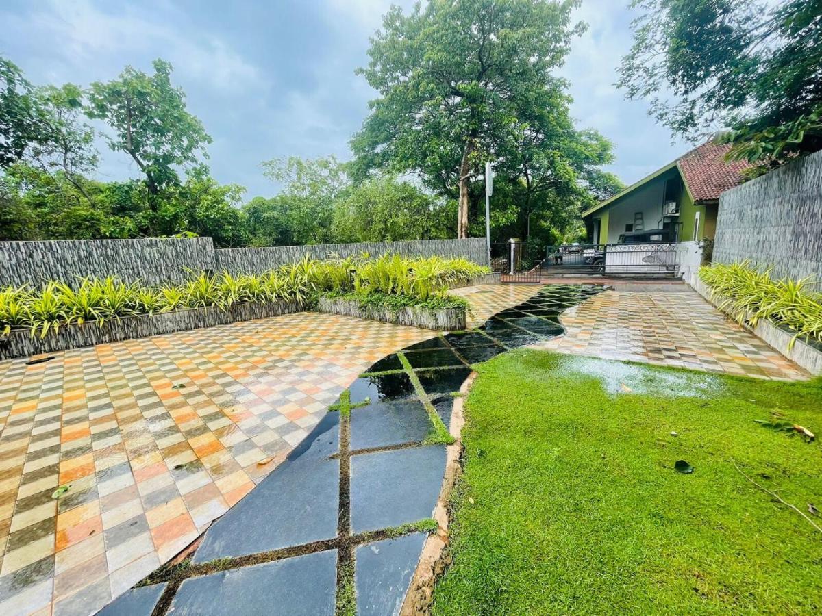 The Mayfield Resort, Vagator Anjuna Buitenkant foto