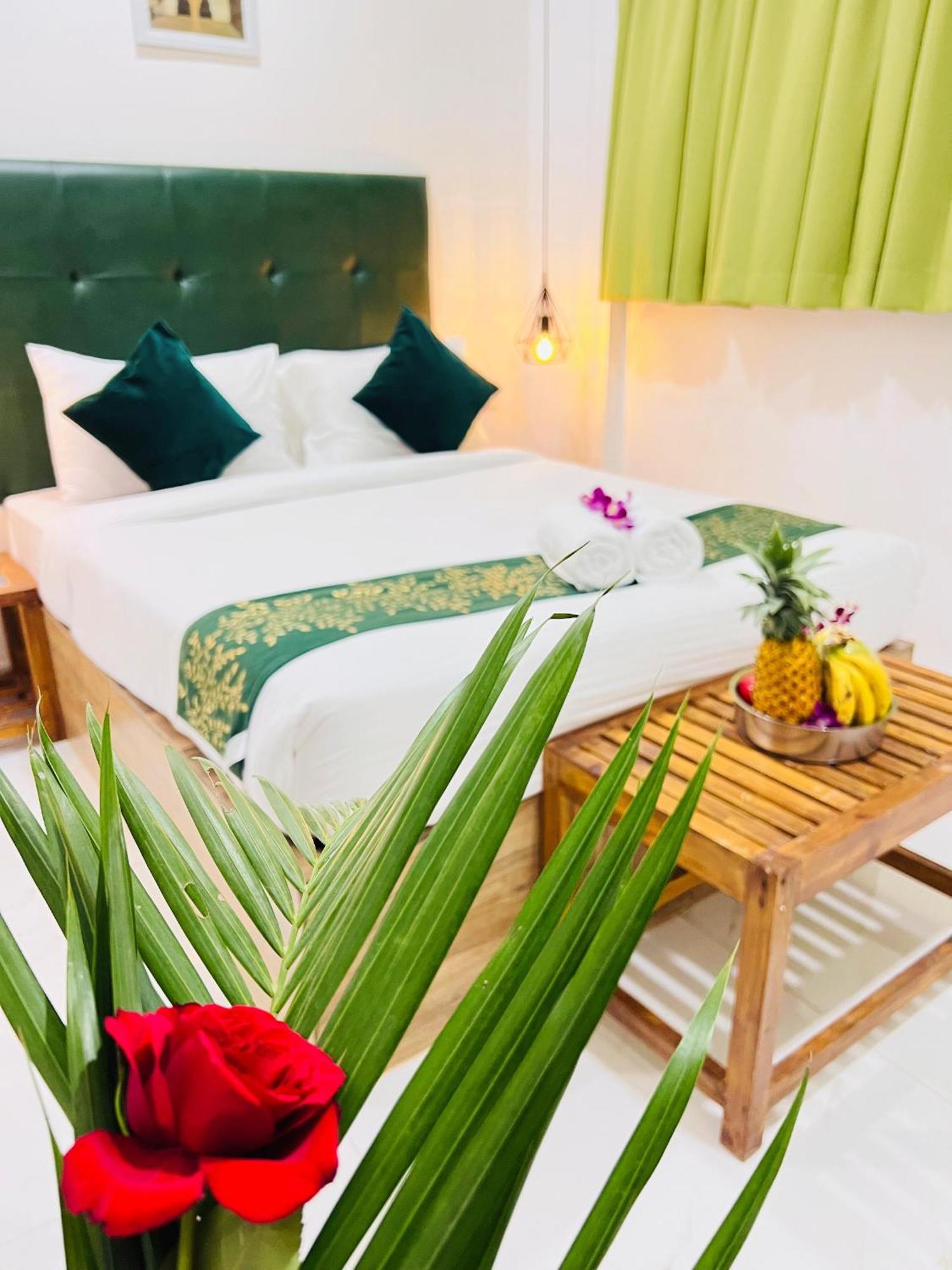 The Mayfield Resort, Vagator Anjuna Buitenkant foto